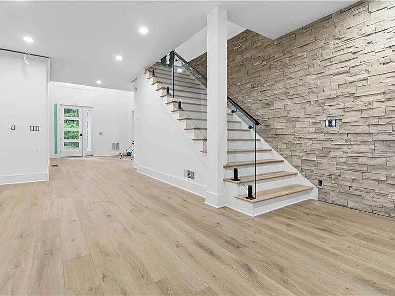 3196 Towerview Dr NE — Photo 5