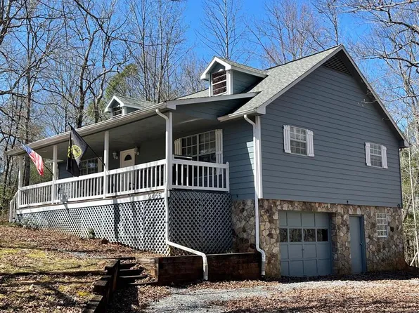2456 Oak Knoll Dr, Hiawassee, GA 30546