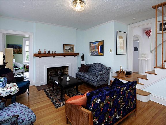 3rd image of 7320 Kingsbury Blvd