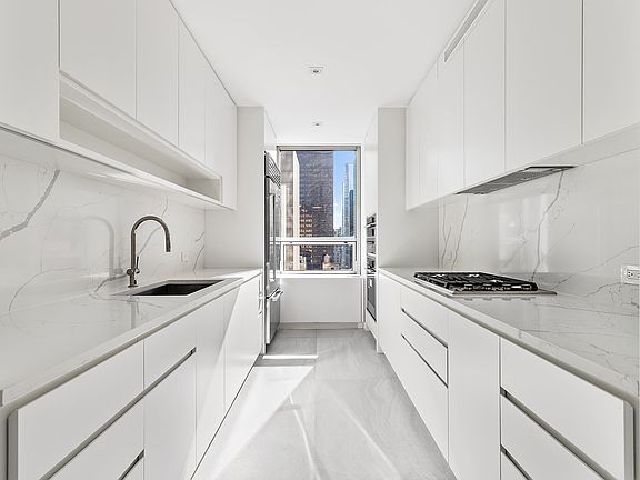 4th image of 15 W 53rd St #21A