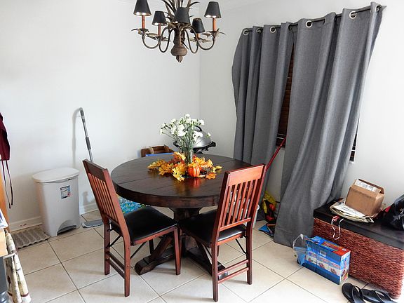 4th image of 227 Castlewood Dr APT 201