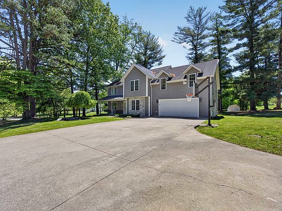 3rd image of 537 Southridge Dr