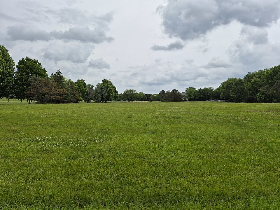 2nd image of 37133 N Fox Hill Dr