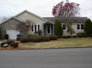 407-407 W Spring St, Swansboro, NC 28584