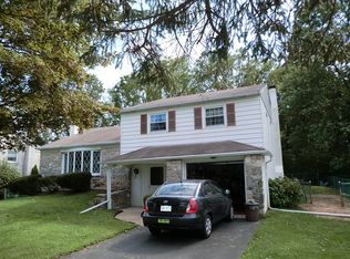 1390 Kingsley Dr, Warminster, PA 18974