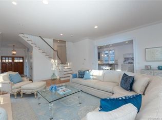 31 Craw Ave, Norwalk, CT 06853