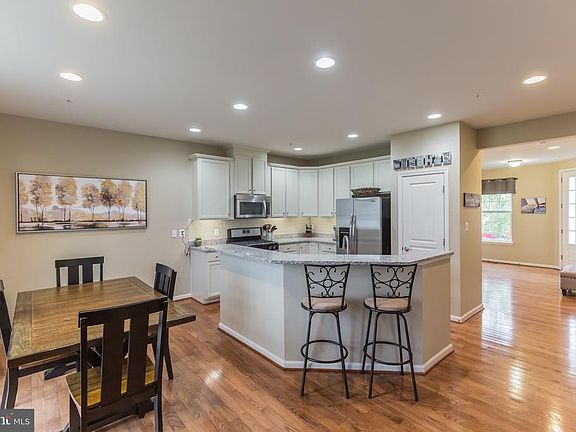 5th image of 44108 Beaver Creek Dr