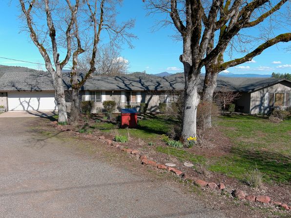 15882 Antioch Rd, White City, OR 97503