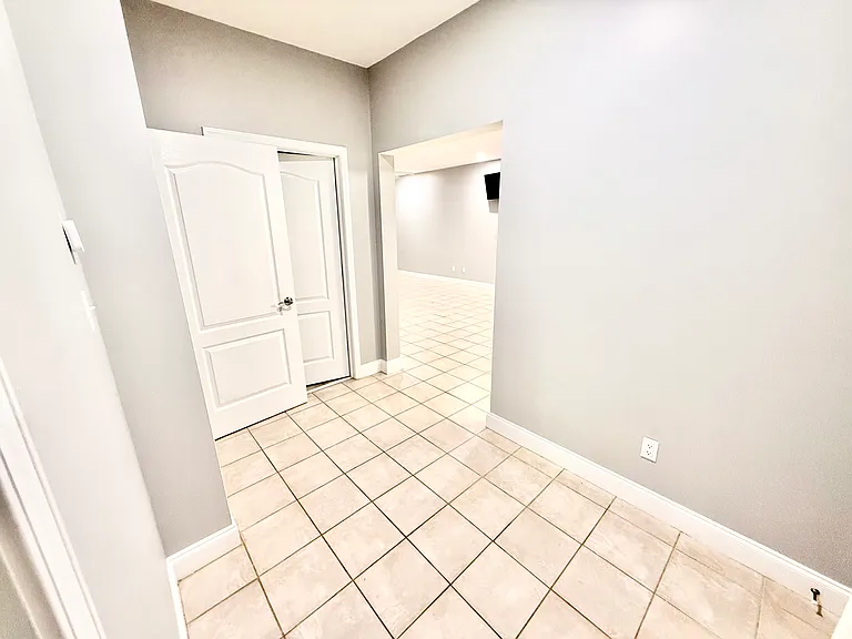 2041 English Ln — Photo 42