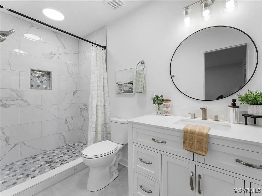4 bed, 2.0 bath, 2200 sqft, $754 — Photo 3