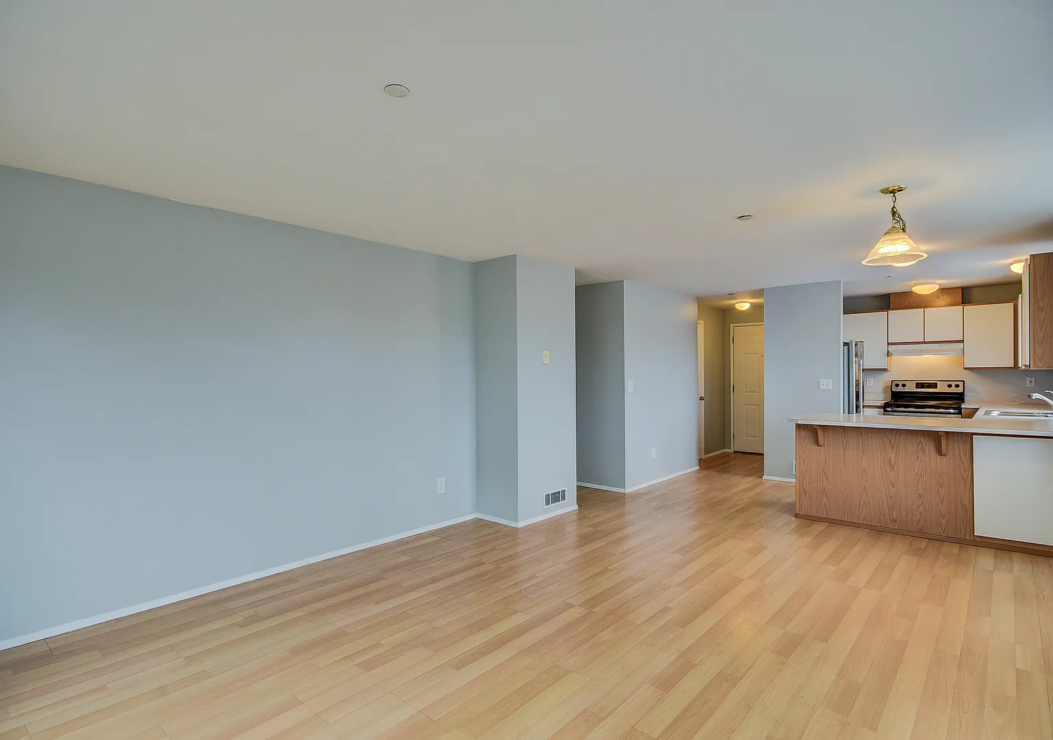 2 Bed 1.75 Bath Point of View Condo — Photo 3