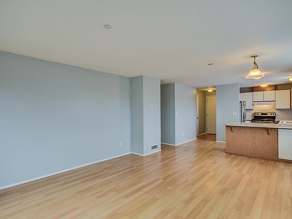 3rd image of 485 SW Bayshore A201