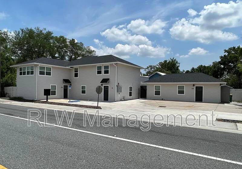 1 bed, 1.0 bath, 668 sqft, $1,250 — Photo 1