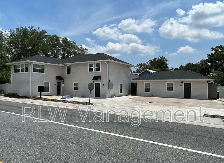 216 E Alfred St #220 — Photo 1