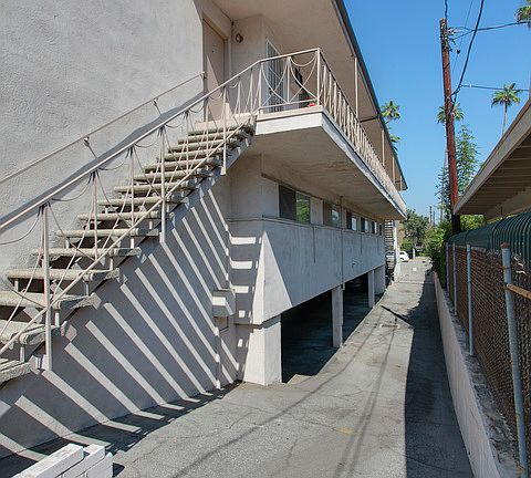 5th image of 1831 Ramona Ave