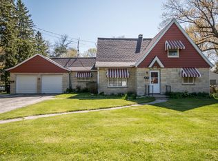 1315 N Grandview Blvd, Waukesha, WI 53188