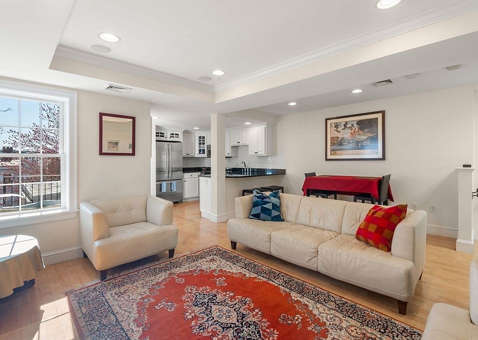 1st image of 13 Lexington St #3