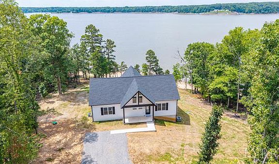 5th image of 323 Rosseechee Dr
