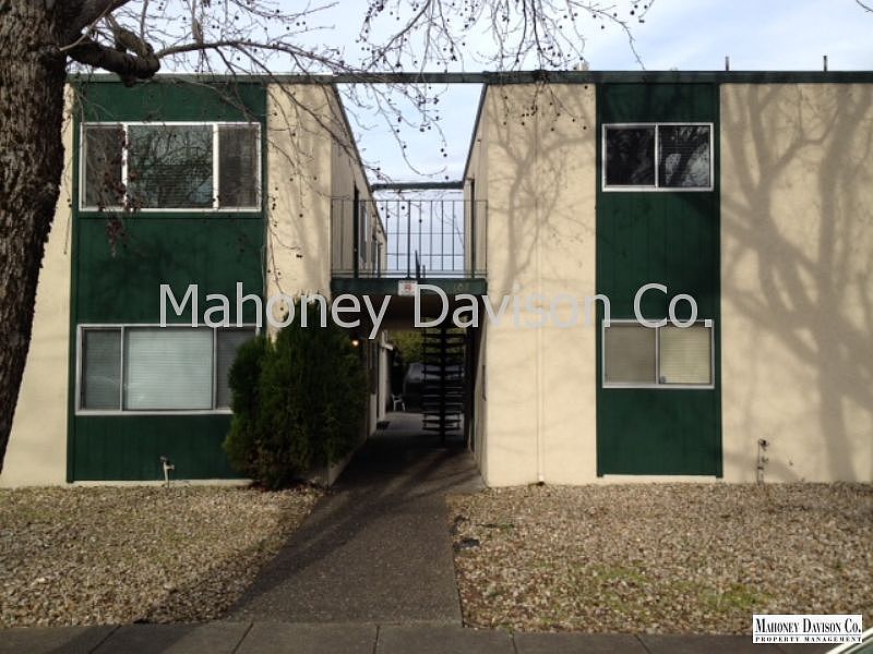 1st image of 407 4th St APT D