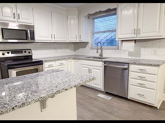 4th image of 1906 Gardner Dr #1