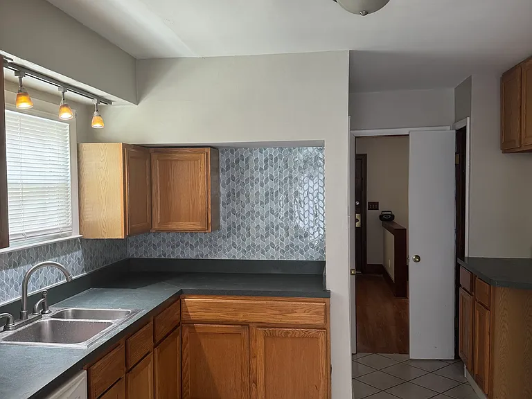 4345 Lowe Rd — Photo 4