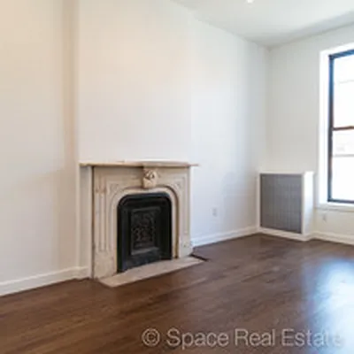 Rented by Space Real Estate | media 21