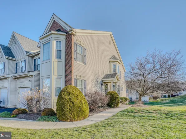 301 Oaktree Ct, Warminster, PA 18974