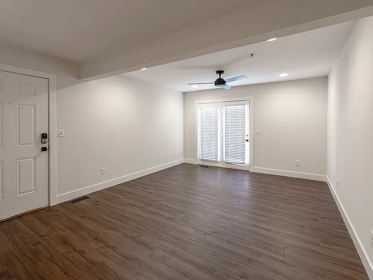 Highland Park Apartments — Photo 7