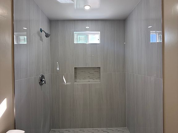 3rd image of 9710 Crenshaw Blvd #1/2