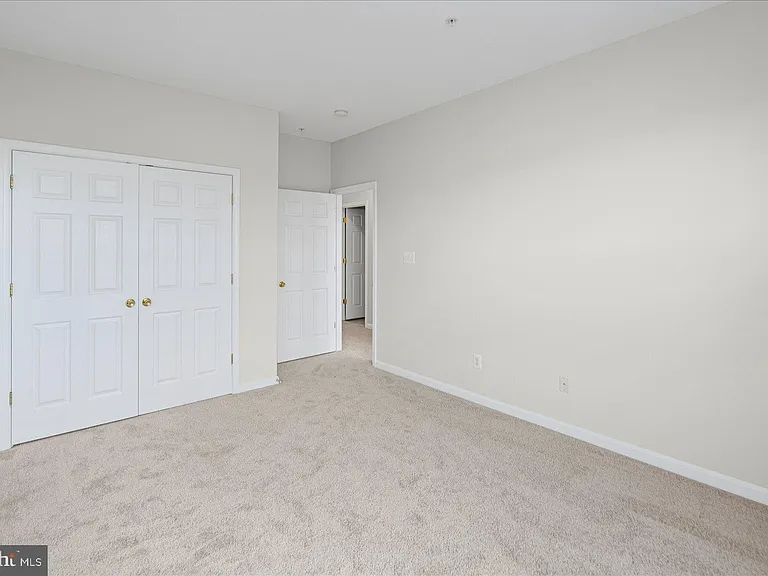 1670 Mohegan Dr #B — Photo 26