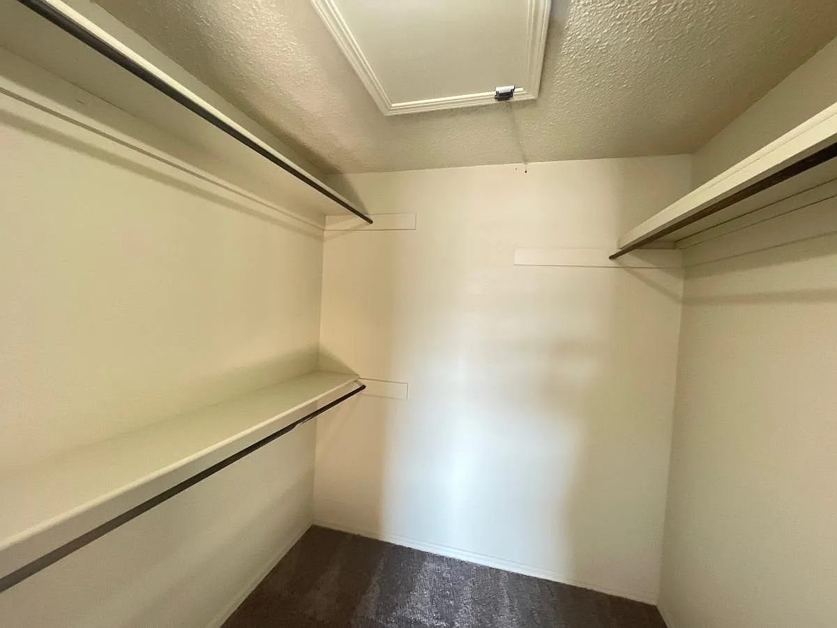 2 bed, 2.5 bath, 1360 sqft, $1,495 — Photo 4