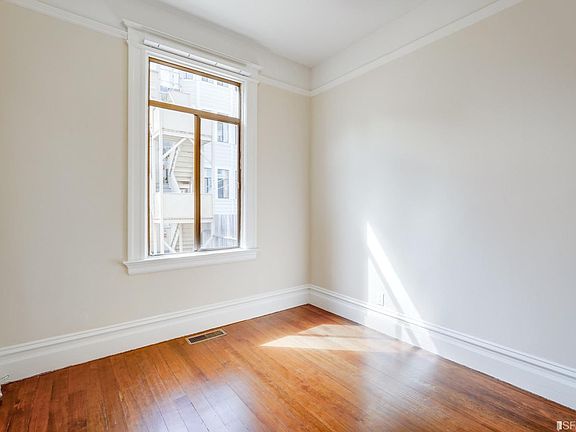 4th image of 934 A Broadway