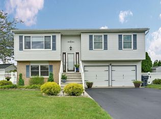 11 Maypink Ln, Howell, NJ 07731