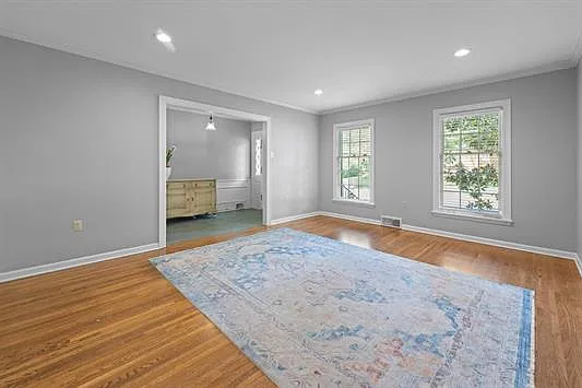 3 bed, 2270 sqft, $2,900 — Photo 3