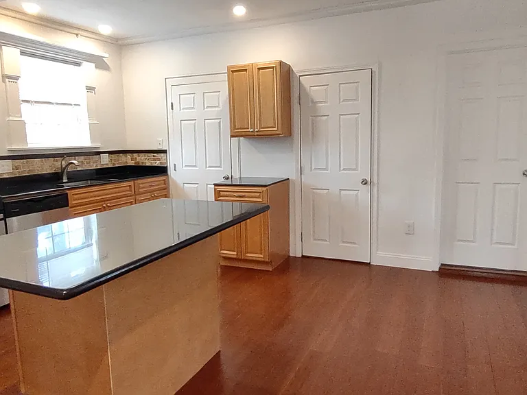 21 Ash St #1 — Photo 6
