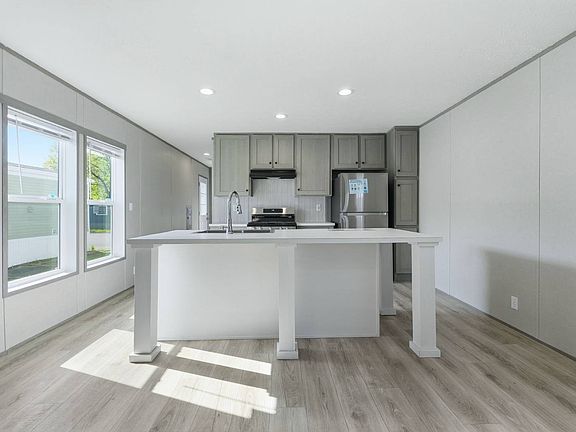 5th image of 16934 Antwerp Rd Lot 18
