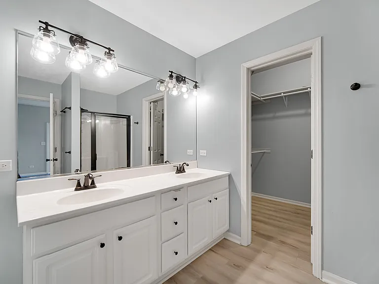 Bathroom - Main Bedroom (Private)
