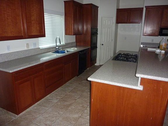 5th image of 1601 Deerpark Dr