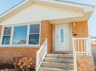 6225 S Moody Ave, Chicago, IL 60638