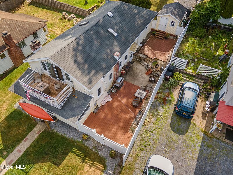 4th image of 331 Cleverdale Road