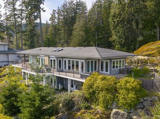 889 Cowan Point Dr, Bowen Island, BC V0N 1G2