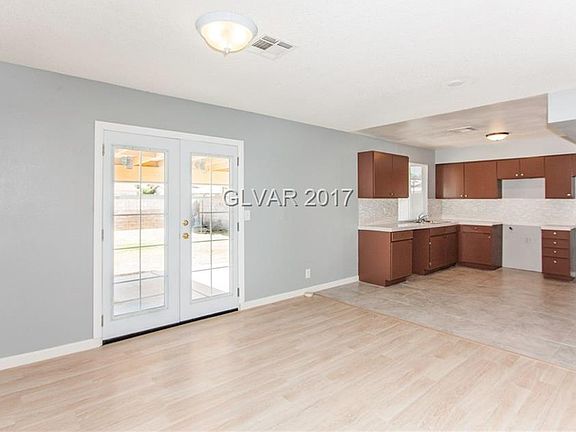 3rd image of 4600 Beatrice Ave
