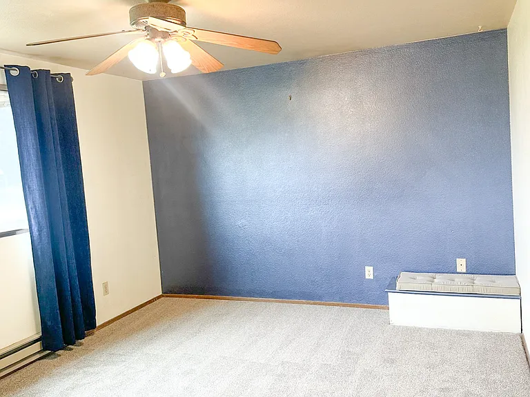 216 SE Fisher Ct — Photo 6
