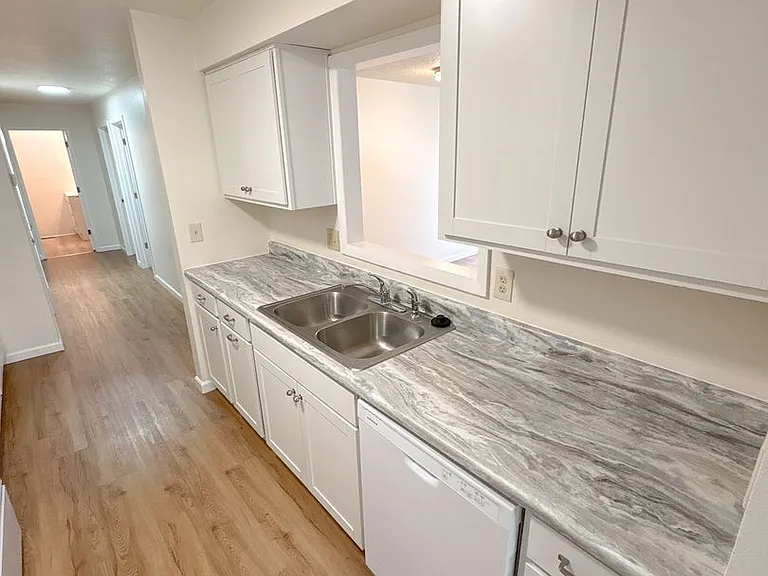 4195 Bristol Court — Photo 7