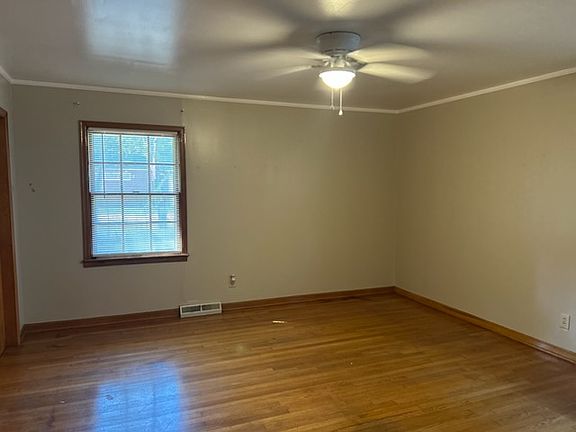 5th image of 1310 Beverly Ln