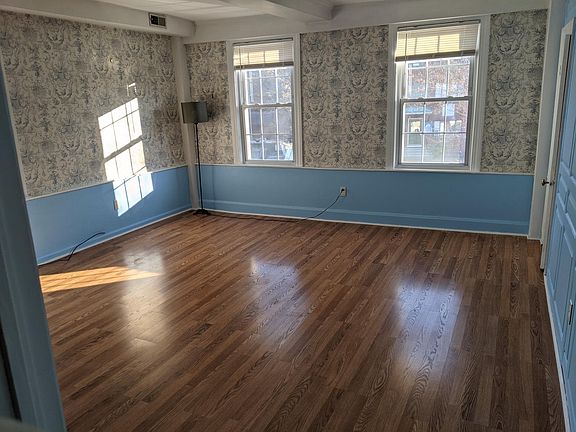 4th image of 28 Lynde St Unit E