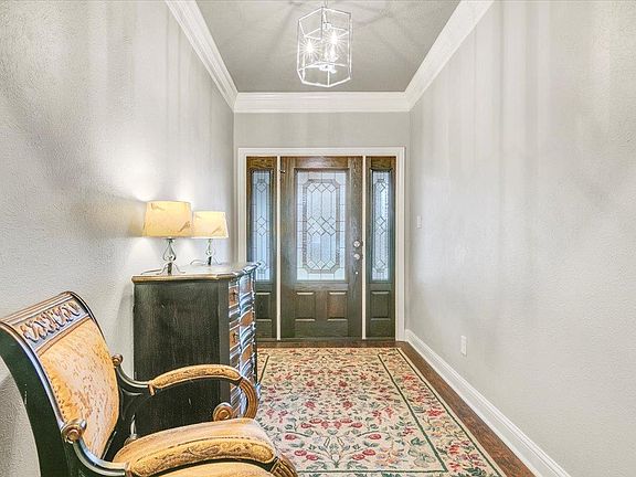5th image of 311 W Pineshadows Dr