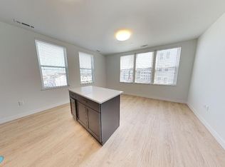 12 Patriot Pkwy #392, South Weymouth, MA 02190