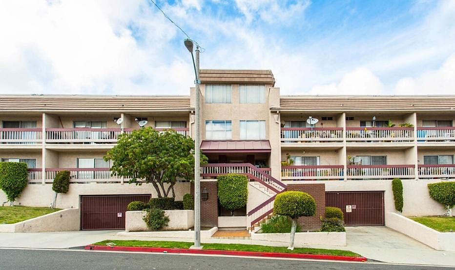 1st image of 555 Evergreen St APT 12