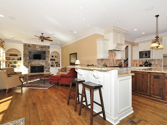 Open Kitchen and Keeping Room